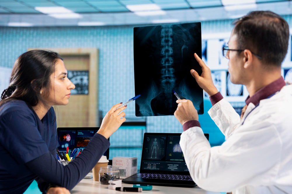 How a Dallas Doctor Treats Spine Pain After Accidents